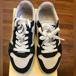 Axel Arigato sneakers in size 6.5 comes with dust bag and box